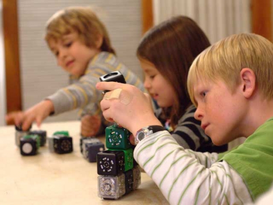 kids-and-cubelets-1