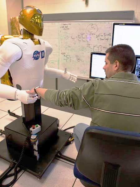 GM And NASA: First Human-like Robot Goes In Space !EXCLUSIVE! nasa-robonaut-2-3
