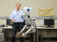 michael-gielniak-programming-robot-simon-to-move-similar-to-humans