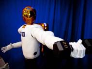 Robonaut2 is able to lift, not just hold, the 9kg (20-pound) weight