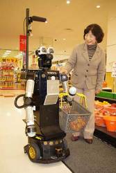 robot-robovie-ii-asists-in-shopping